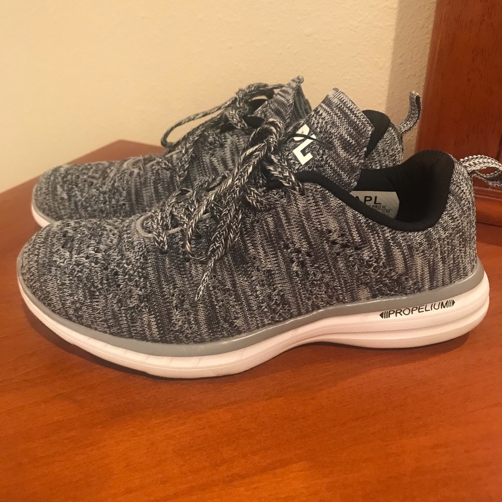 APL shoes